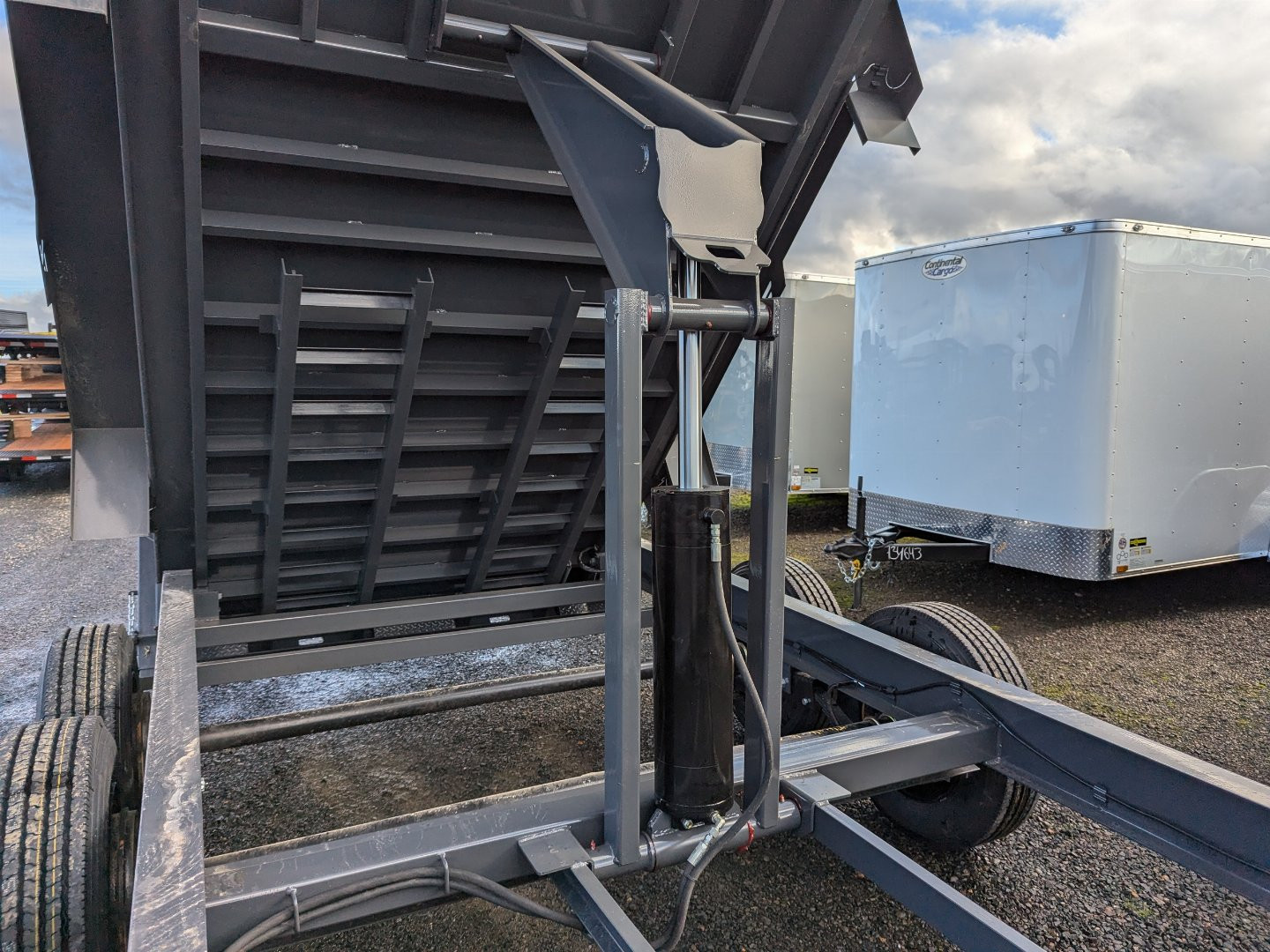 New 2025 Lamar Trailers 83"X16'/16K Dump Trailer 24" SIDES