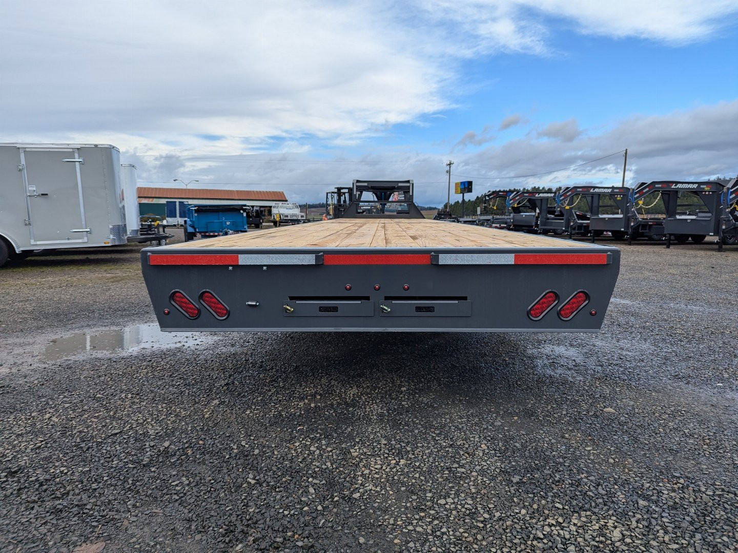New 2025 LAMAR TRAILERS FS 102x40 16K GOOSENECK