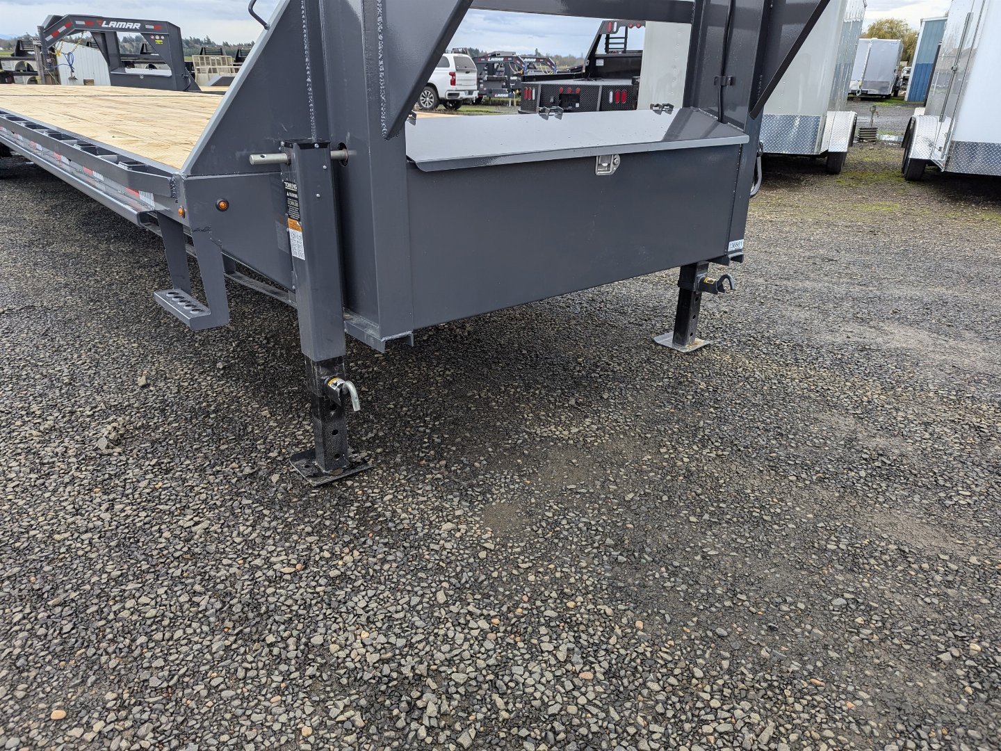 New 2025 LAMAR TRAILERS FS 102x40 16K GOOSENECK