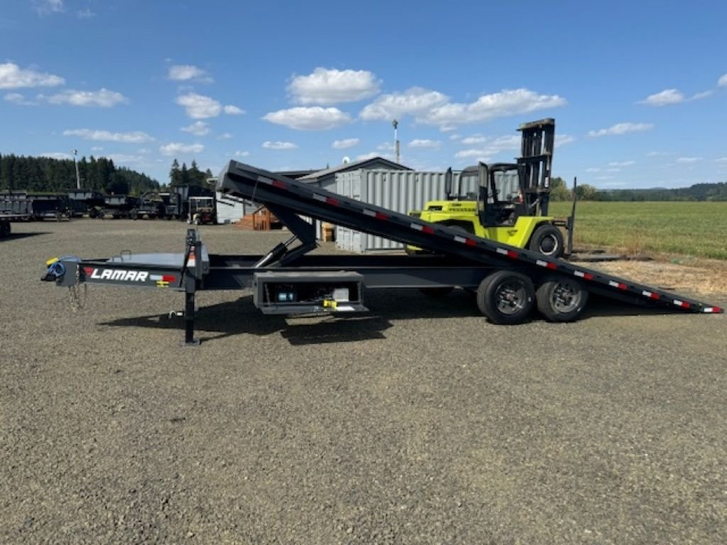 New 2025 Lamar Trailers F8 102" x 24' 16K