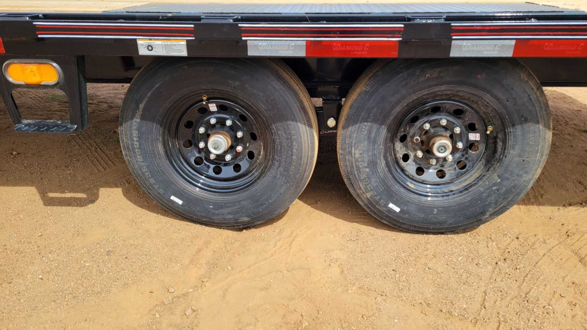 New 2025 Diamond C Trailers DEC20X102 Equipment Trailer
