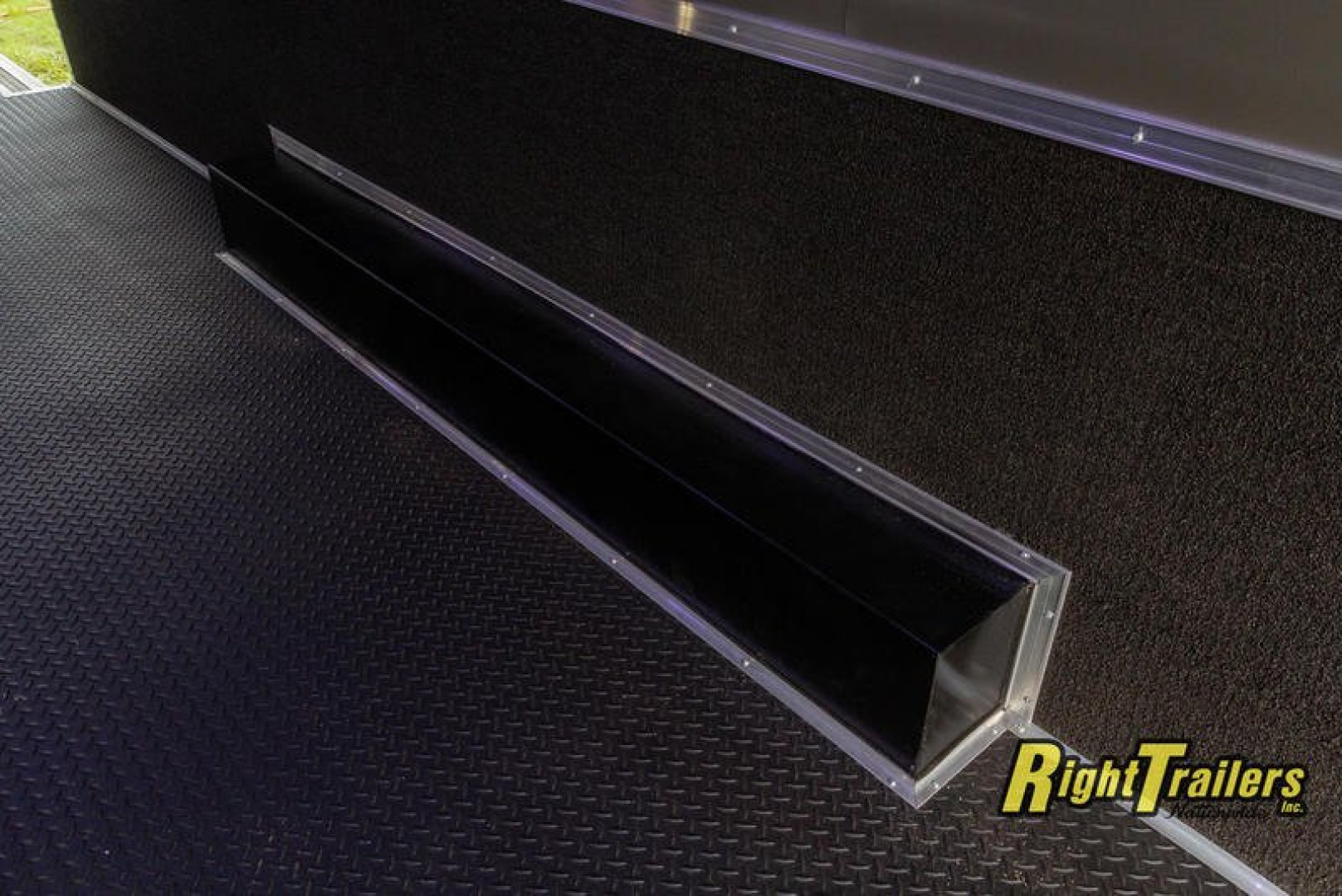 New 8.5x30 Cargo Mate Racing Trailer GAEL8.530TA4