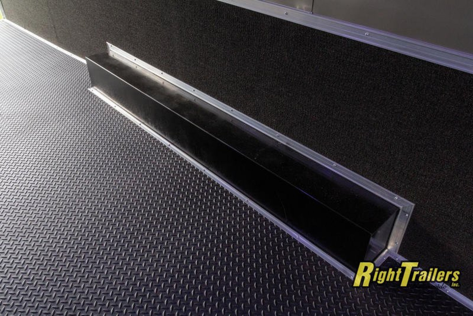 New 8.5x30 Cargo Mate Racing Trailer GAEL8.530TA4