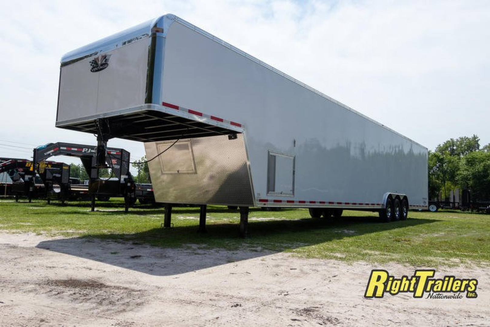 New Vintage Trailers P848G Car / Racing Trailer