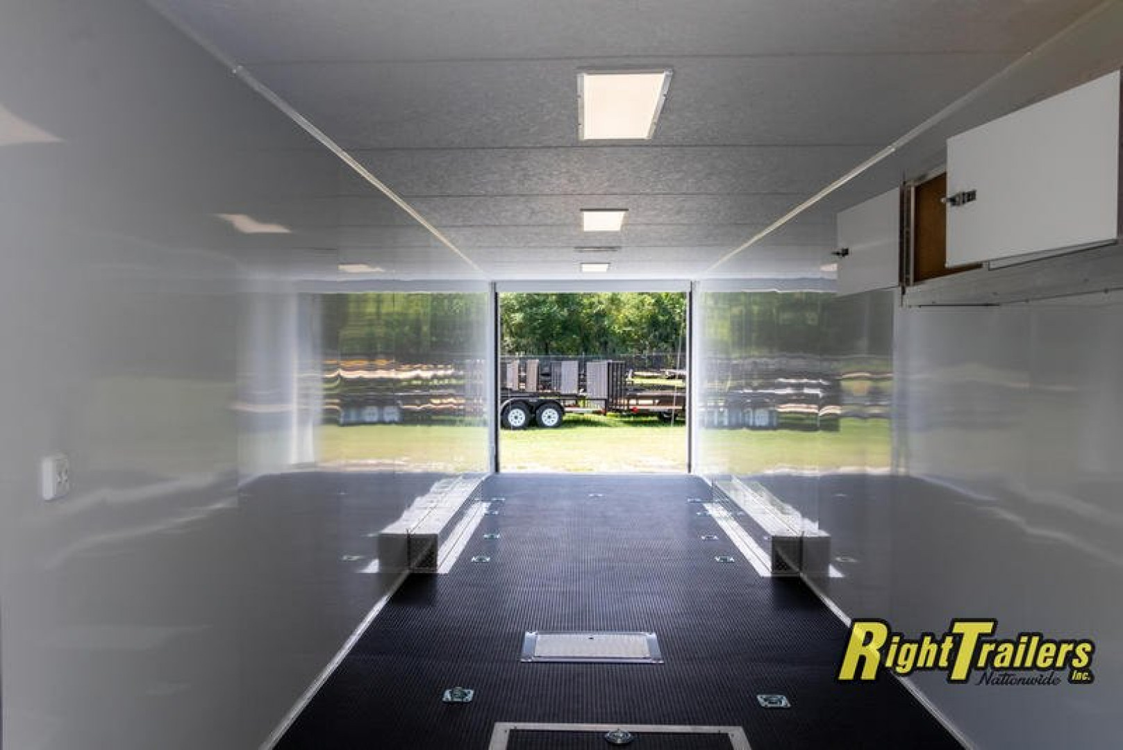 New Vintage Trailers P848G Car / Racing Trailer