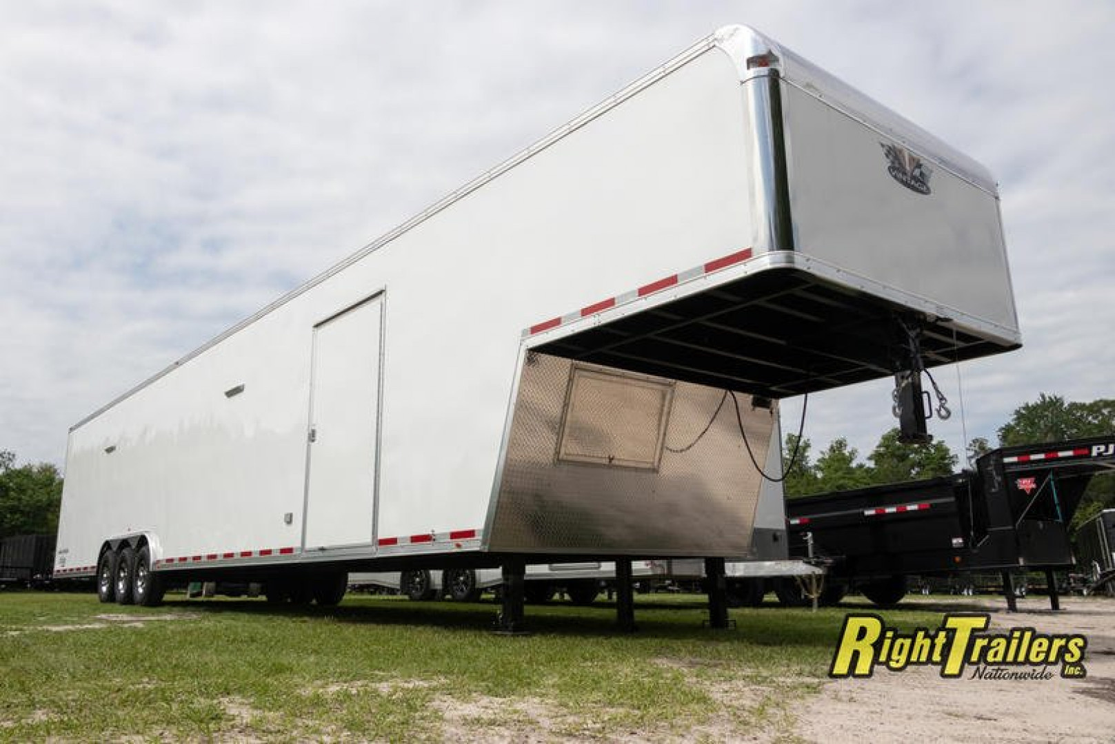 New Vintage Trailers P848G Car / Racing Trailer
