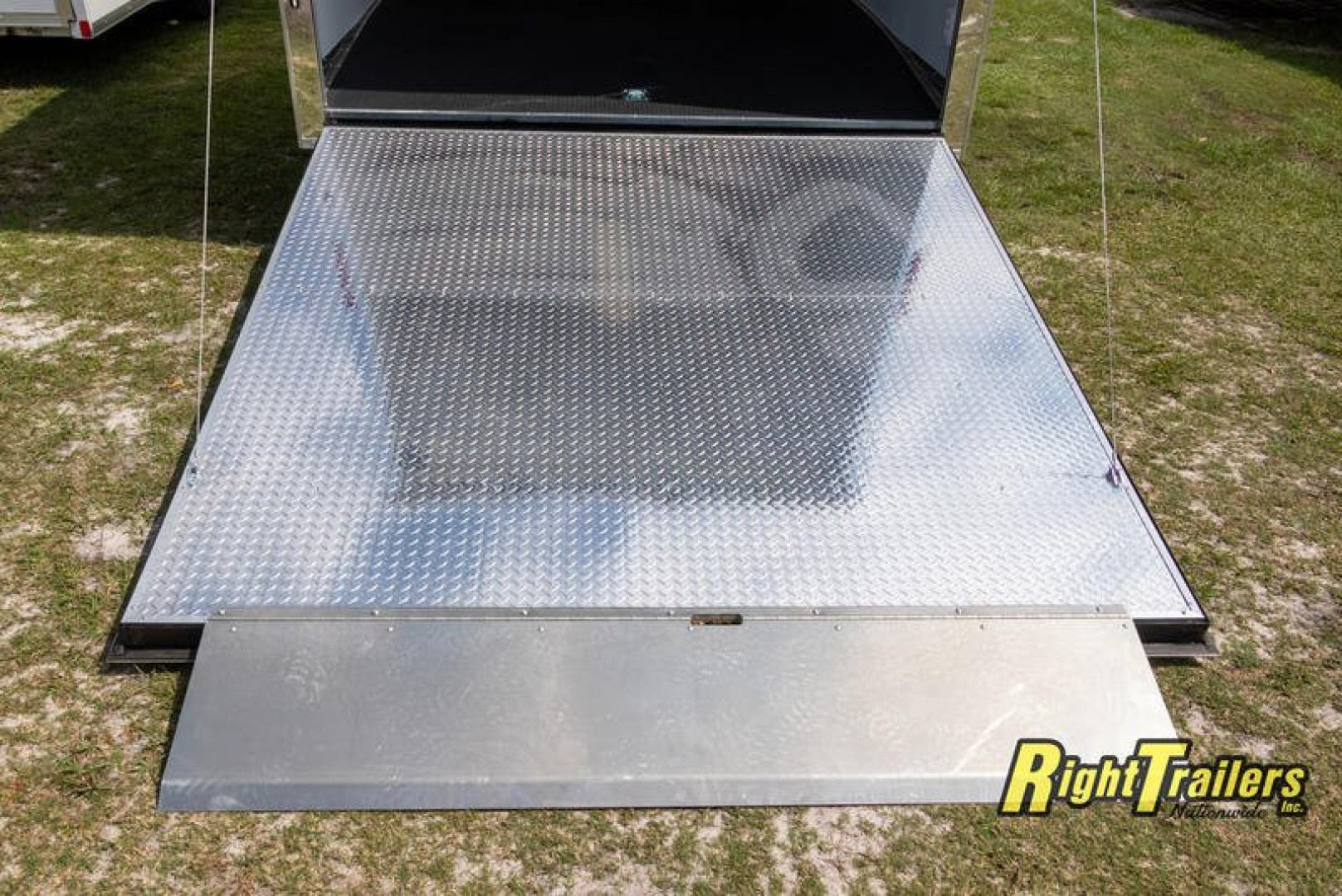 New Vintage Trailers P848G Car / Racing Trailer