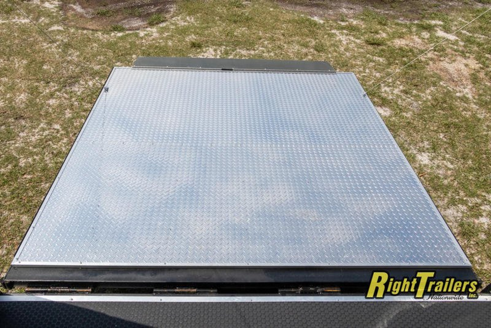 New Vintage Trailers P848G Car / Racing Trailer