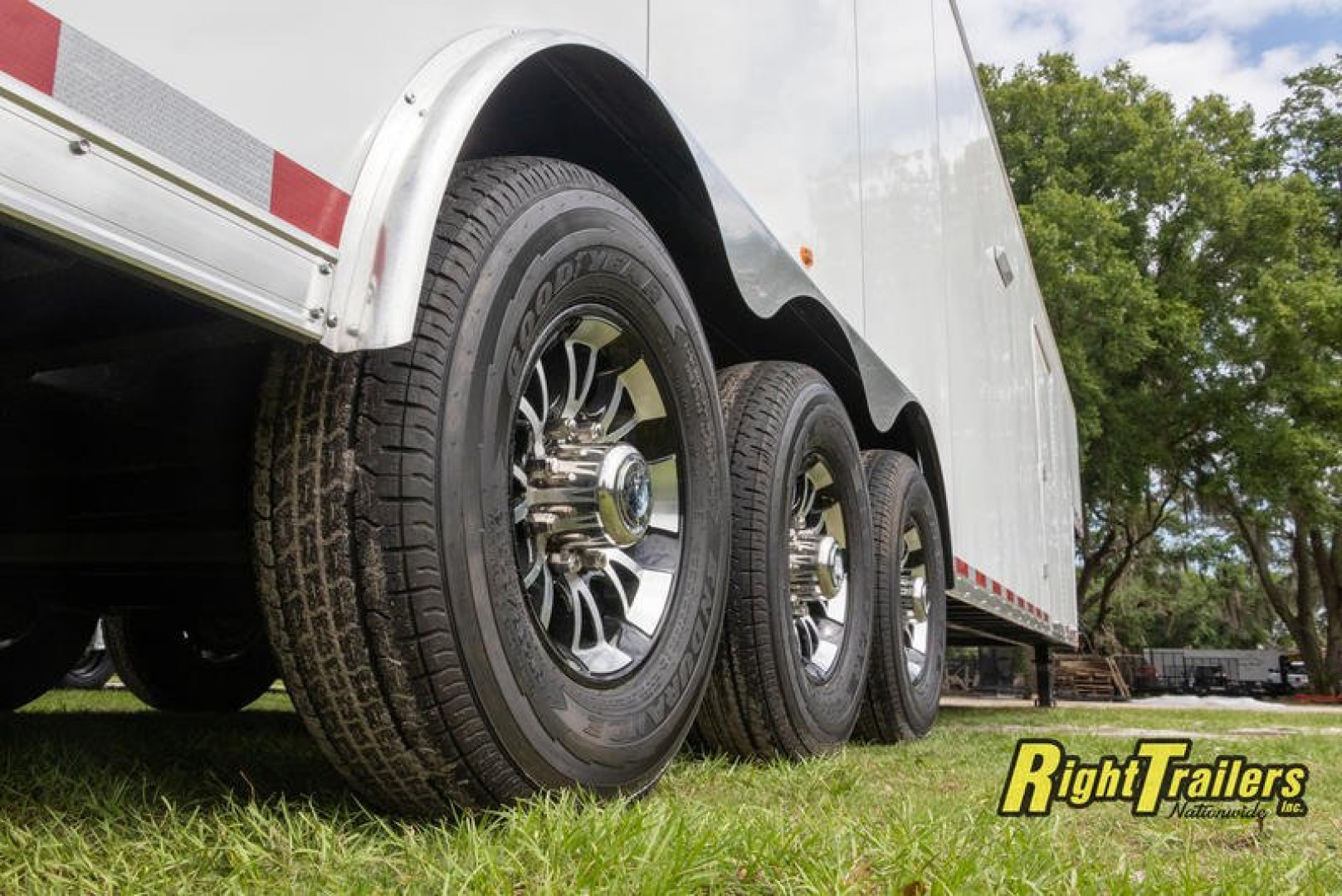New Vintage Trailers P848G Car / Racing Trailer
