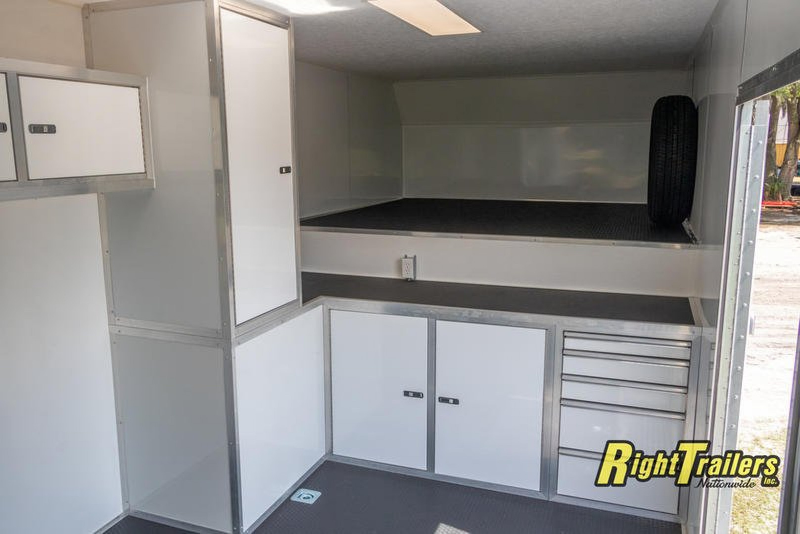 New Vintage Trailers P848G Car / Racing Trailer