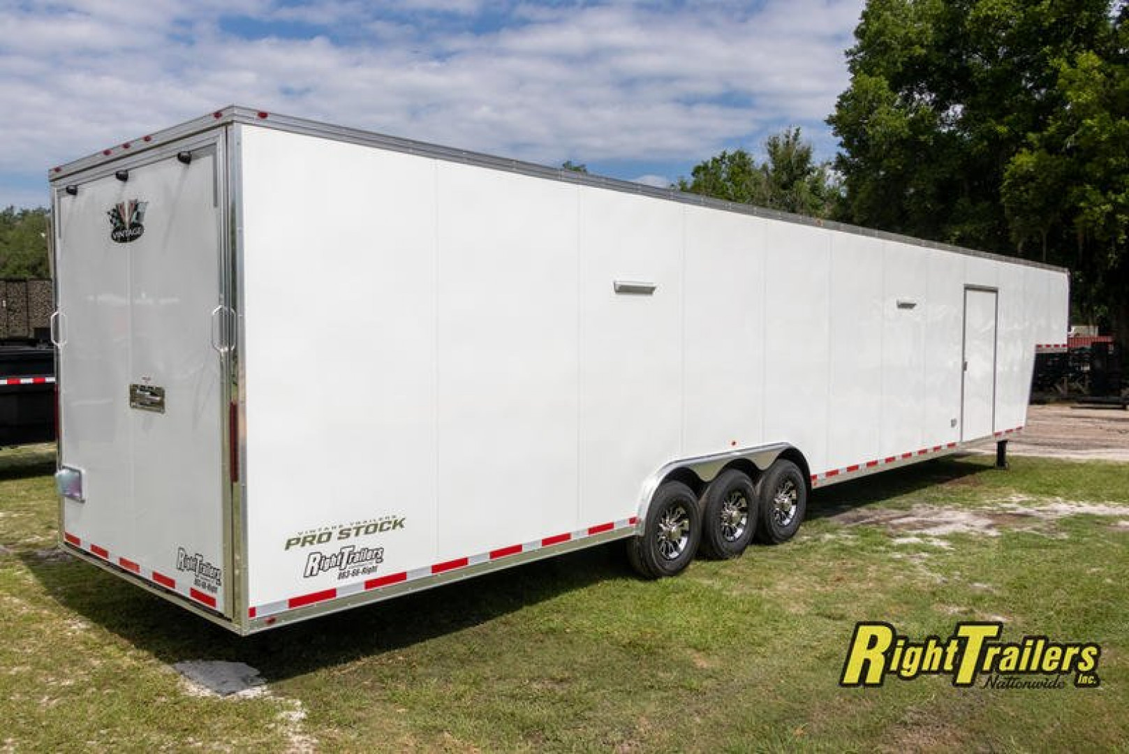 New Vintage Trailers P848G Car / Racing Trailer