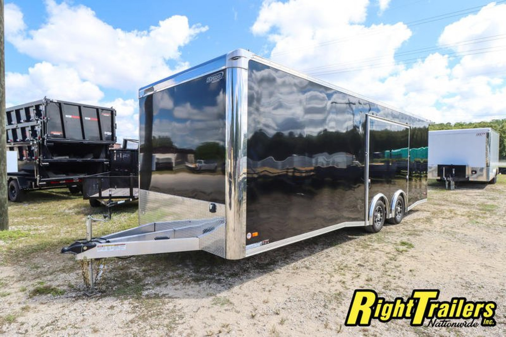 New 2022 8.5x24 Bravo Race Trailer SSA8524TA3