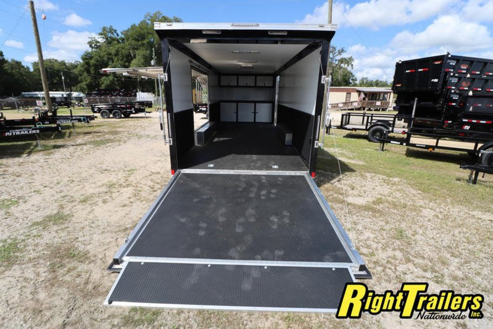 New 2022 8.5x24 Bravo Race Trailer SSA8524TA3
