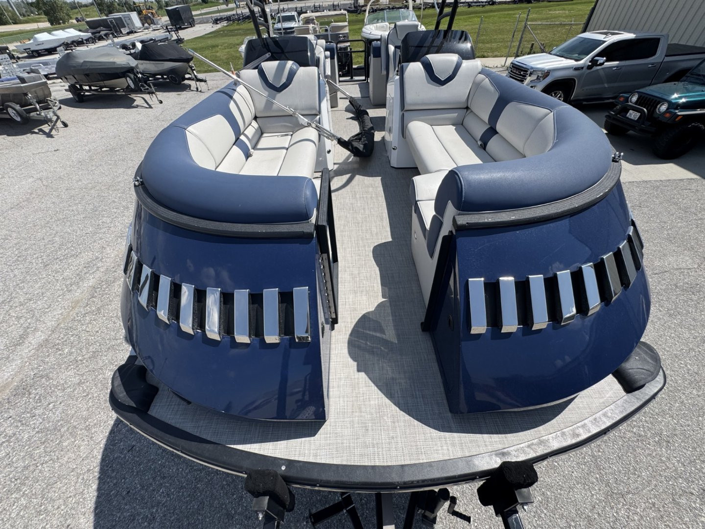Used 2021 25' Montara Surf Boss Surf Boat