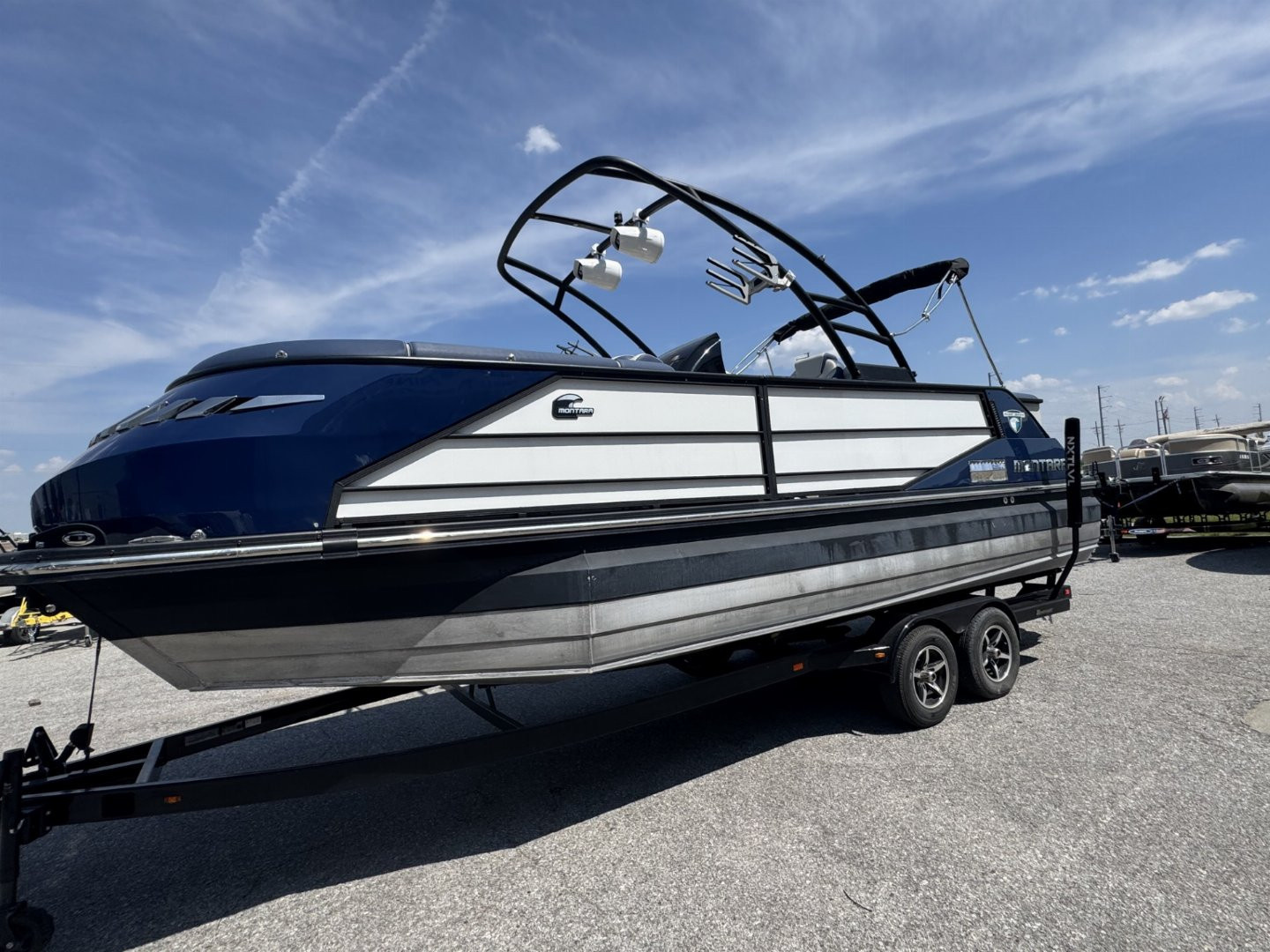 Used 2021 25' Montara Surf Boss Surf Boat