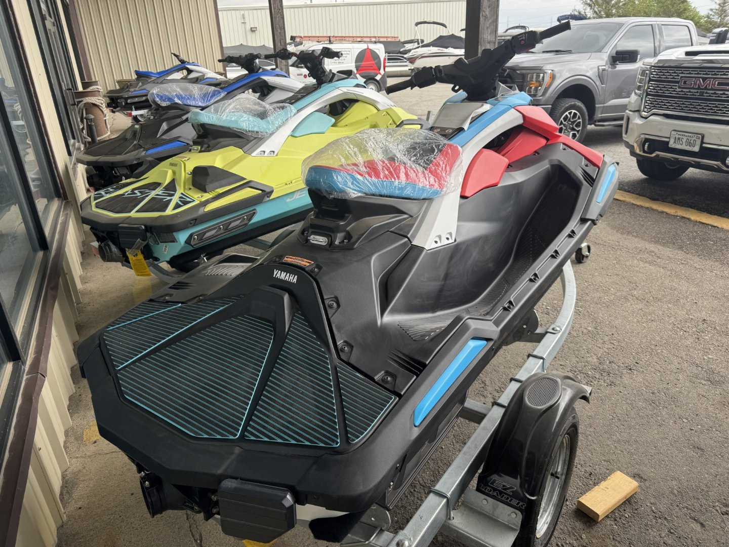 New 2025 Yamaha WaveRunner Jetblaster DLX 2-Up PWC (Personal Watercraft)