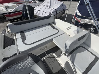 New 2024 Bayliner Boats E19