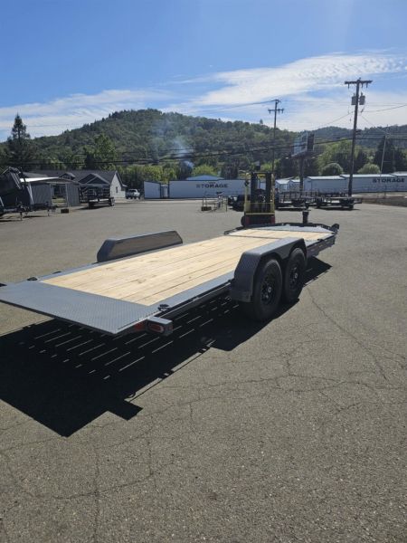 New 2025 DIAMOND C HDT207 82X20 SPLIT TILT 14K EQUIPMENT TRAILER CEMENT GRAY