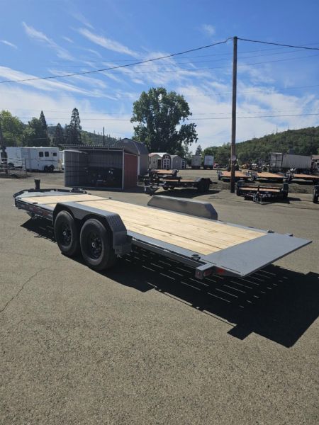 New 2025 DIAMOND C HDT207 82X20 SPLIT TILT 14K EQUIPMENT TRAILER CEMENT GRAY