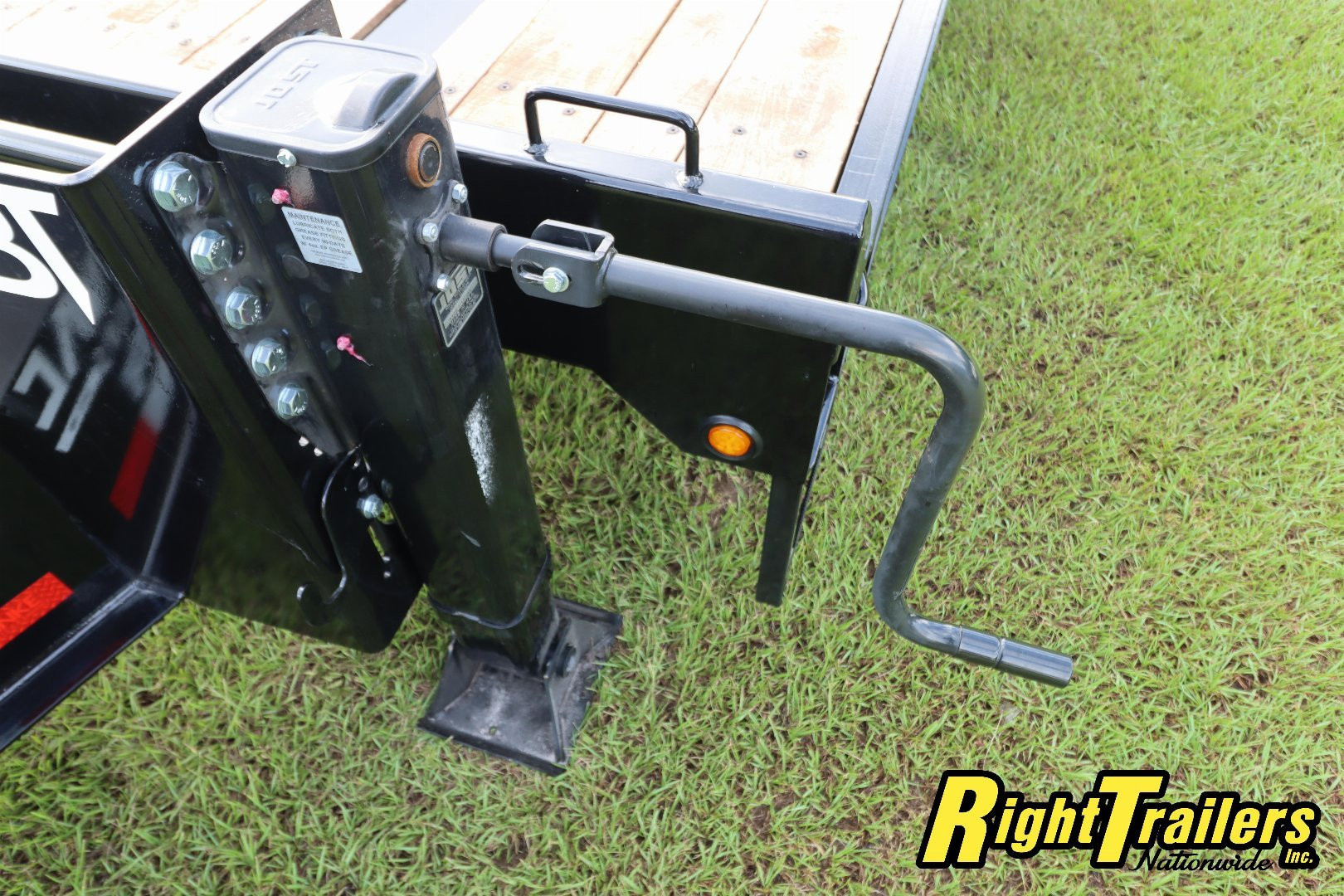 New Behnke 8.5x31 Deckover Equipment Trailer Equipment Trailer