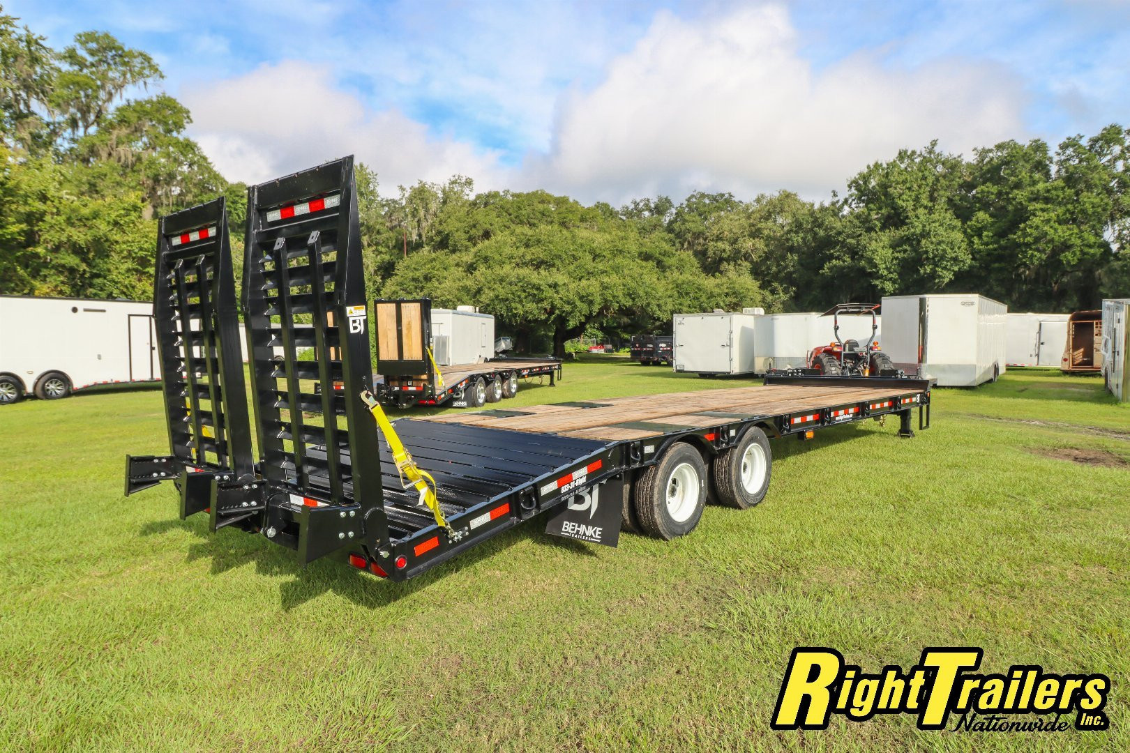 New Behnke 8.5x31 Deckover Equipment Trailer Equipment Trailer