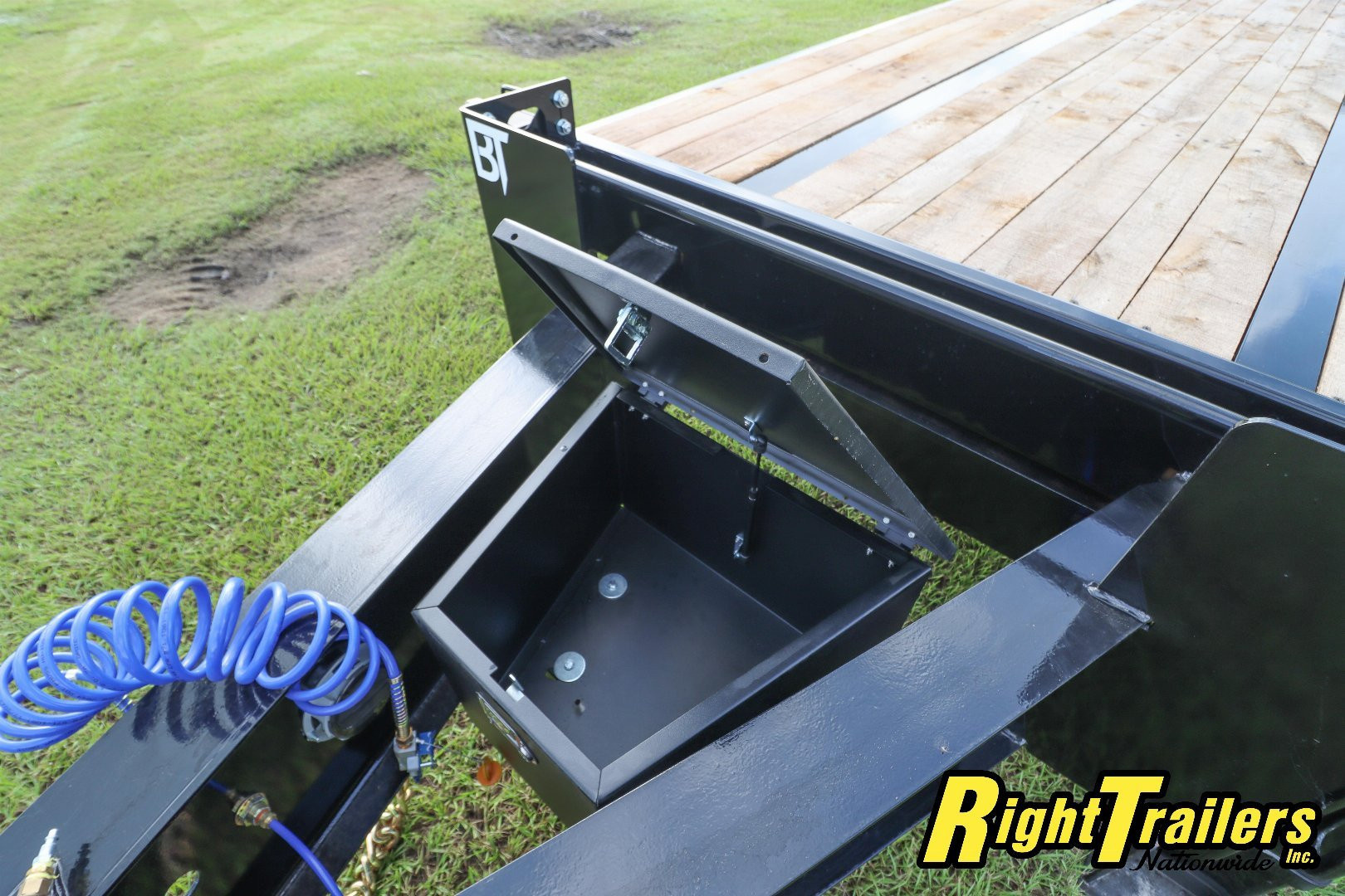 New Behnke 8.5x31 Deckover Equipment Trailer Equipment Trailer