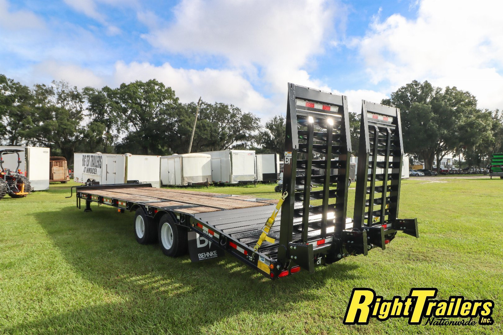 New Behnke 8.5x31 Deckover Equipment Trailer Equipment Trailer