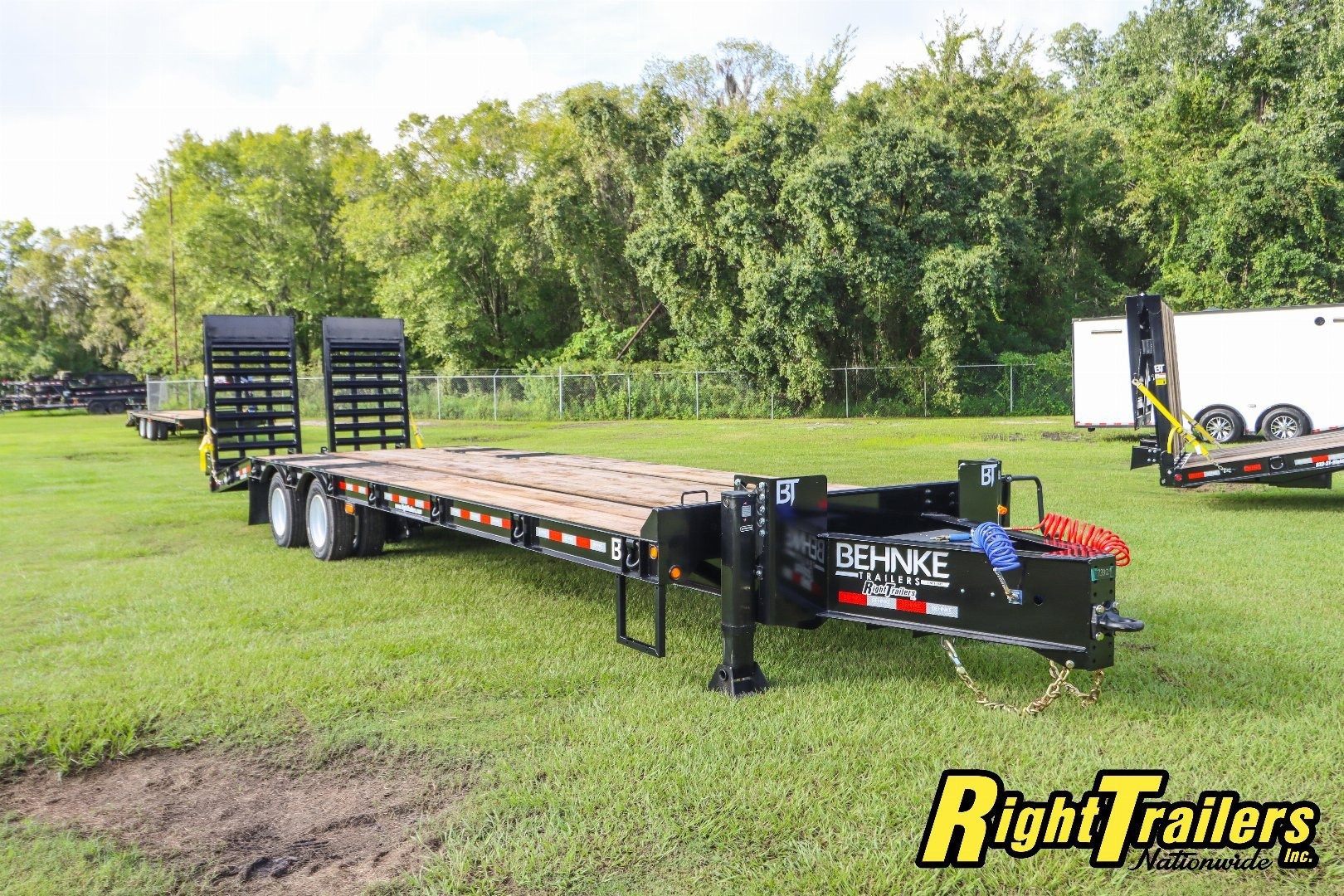 New Behnke 8.5x31 Deckover Equipment Trailer Equipment Trailer