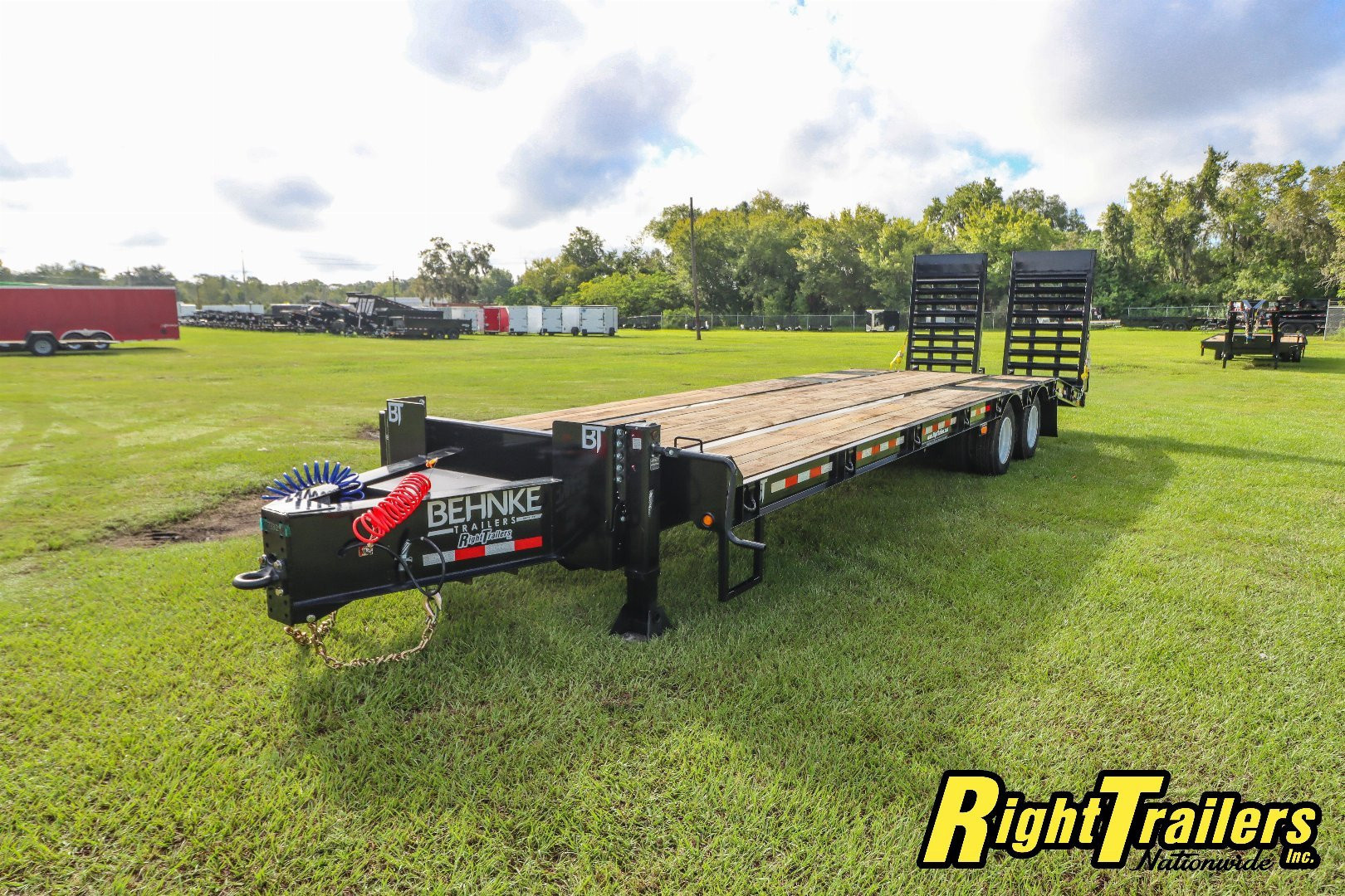 New Behnke 8.5x31 Deckover Equipment Trailer Equipment Trailer