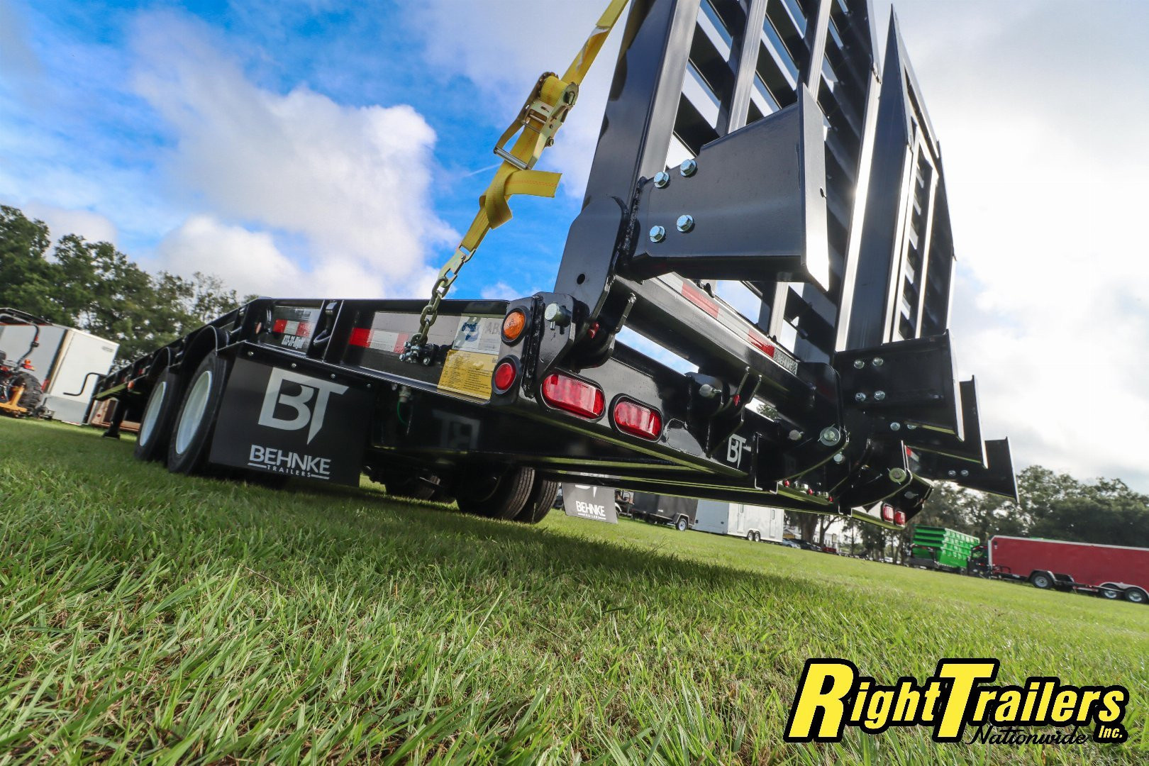 New Behnke 8.5x31 Deckover Equipment Trailer Equipment Trailer