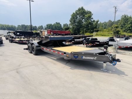 New 2025 Diamond C Trailers