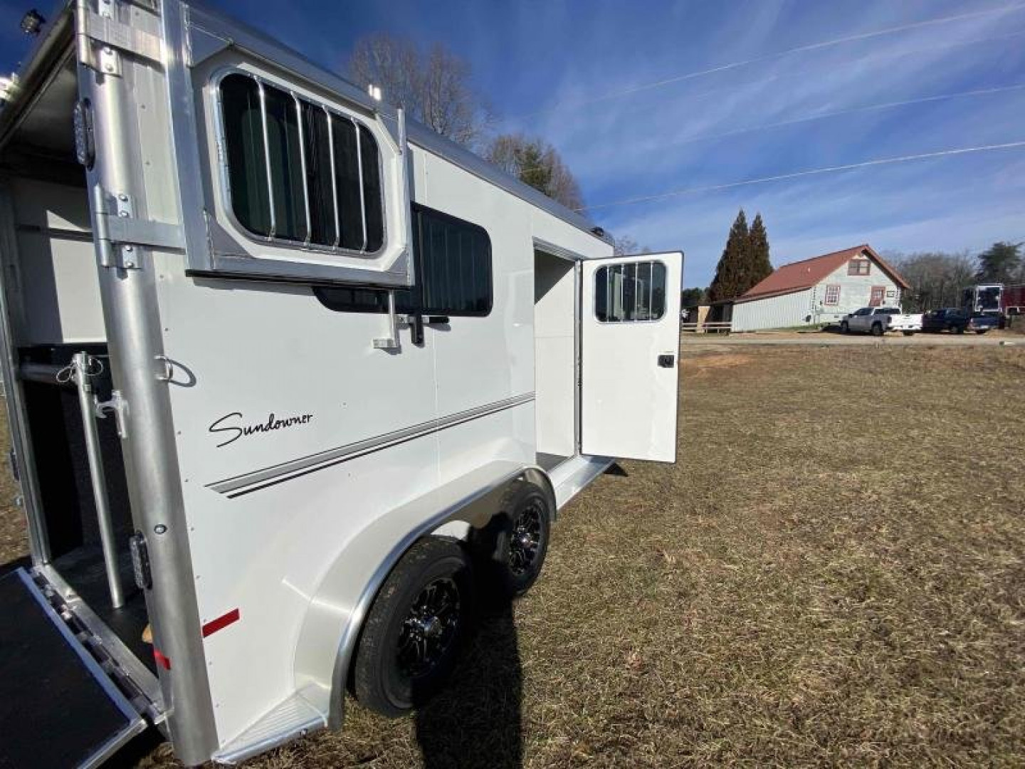 New 2027 Sundowner Trailers CHARTER TR SE 2H BP Horse Trailer