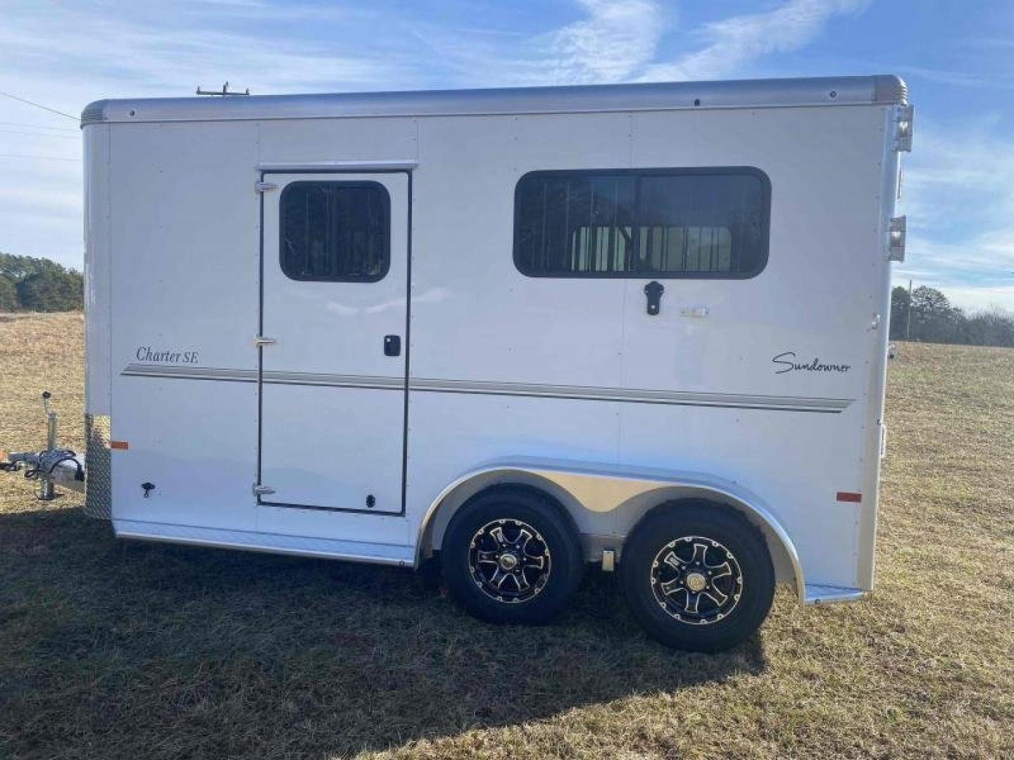 New 2027 Sundowner Trailers CHARTER TR SE 2H BP Horse Trailer