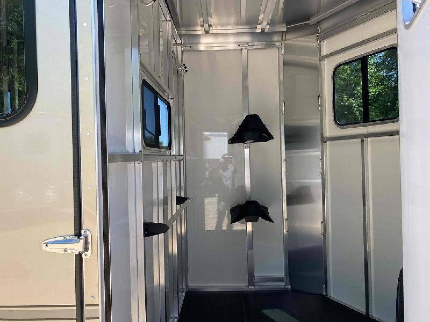 New 2027 Sundowner Trailers CHARTER TR SE 2H BP Horse Trailer