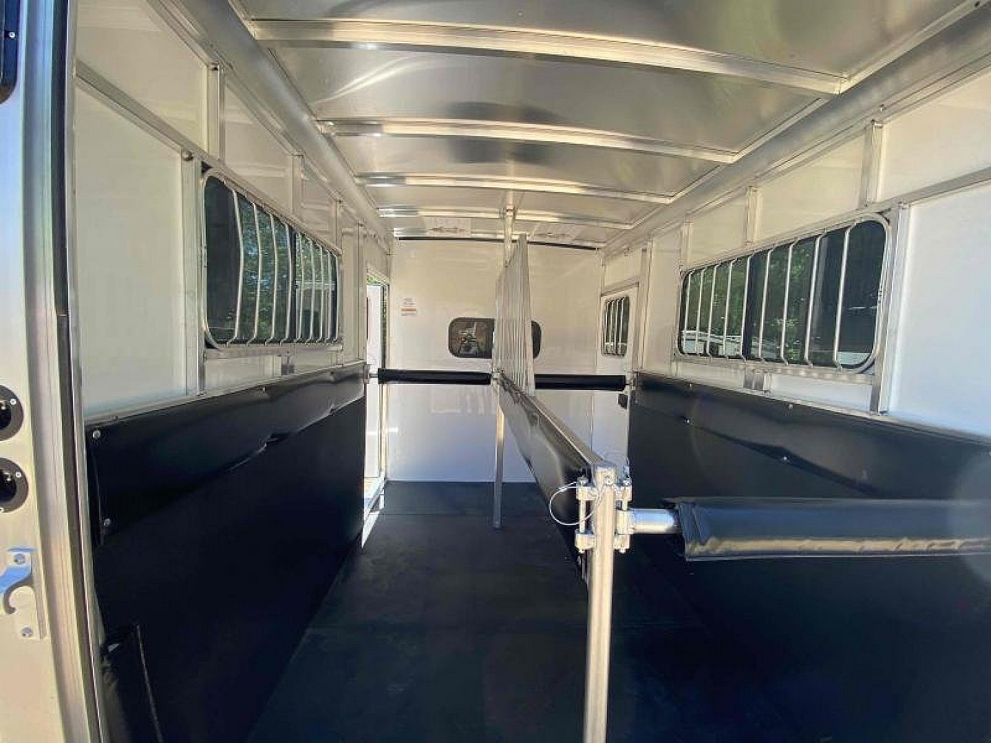 New 2027 Sundowner Trailers CHARTER TR SE 2H BP Horse Trailer
