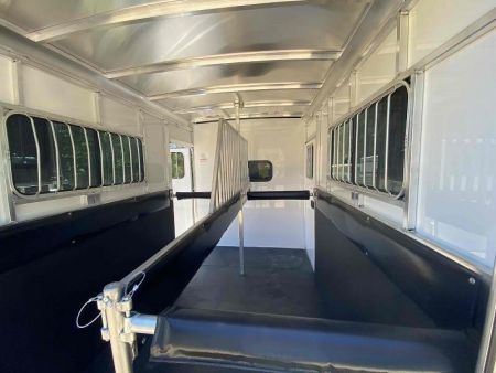 New 2027 Sundowner Trailers CHARTER TR SE 2H BP Horse Trailer