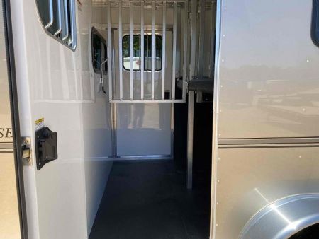 New 2027 Sundowner Trailers CHARTER TR SE 2H BP Horse Trailer