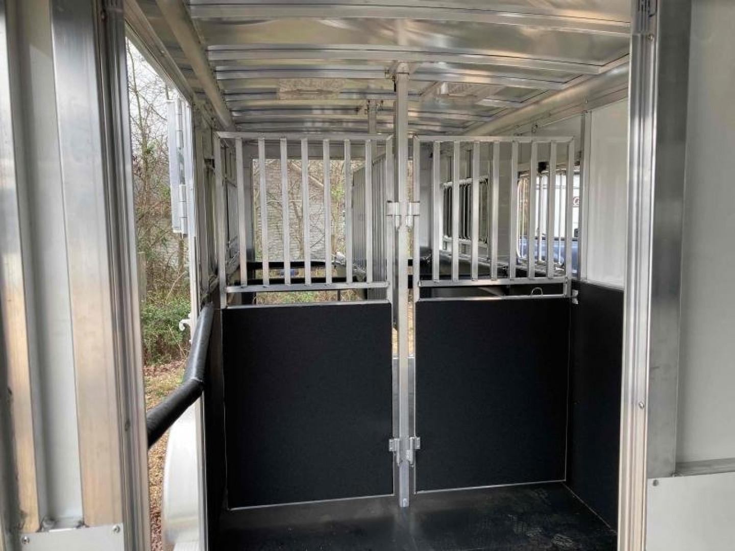 New 2027 Sundowner Trailers Charter TR SE 2+1 Gooseneck Horse Trailer