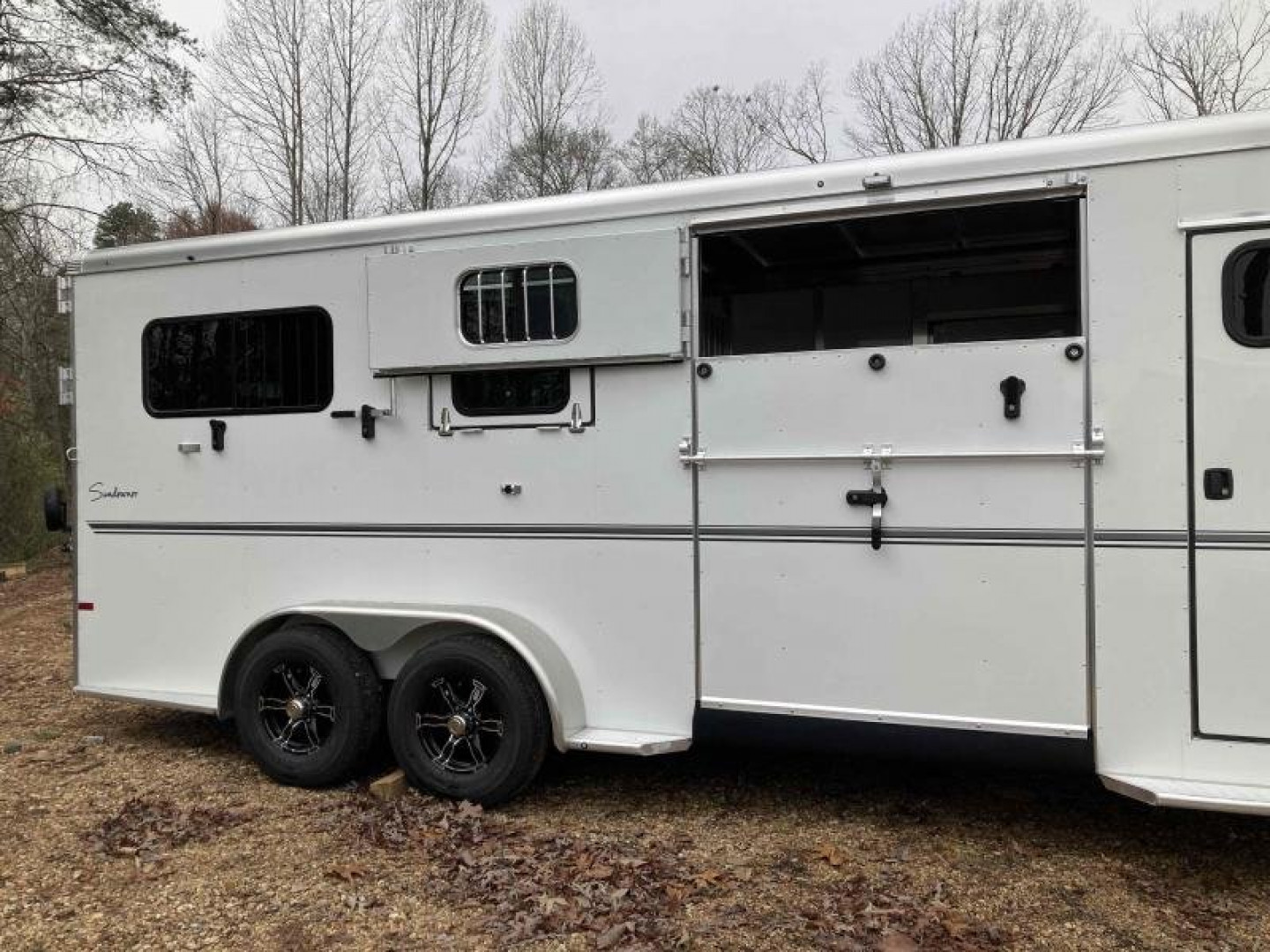 New 2027 Sundowner Trailers Charter TR SE 2+1 Gooseneck Horse Trailer