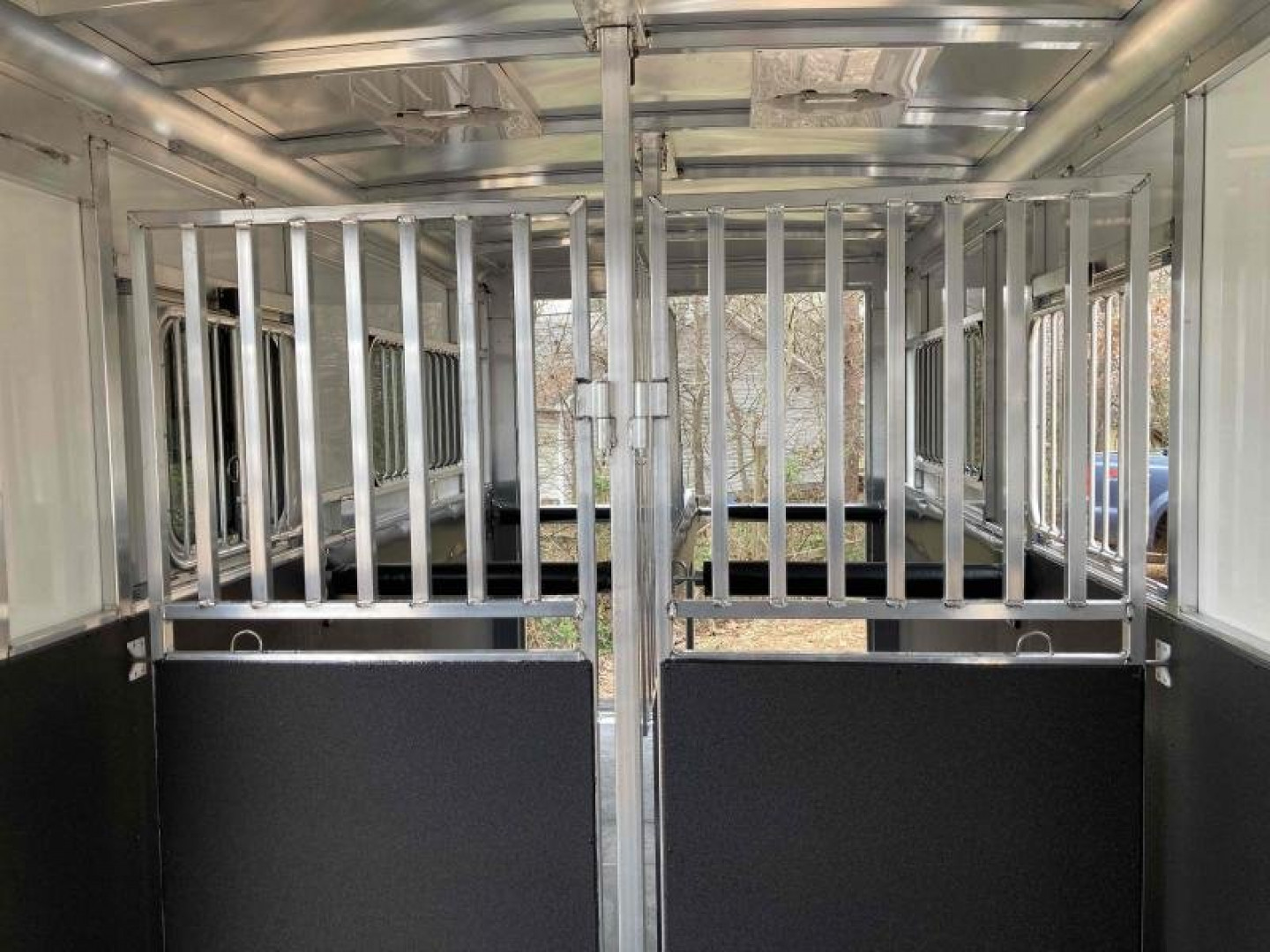 New 2027 Sundowner Trailers Charter TR SE 2+1 Gooseneck Horse Trailer