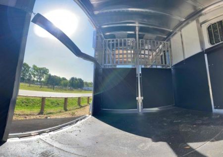 New 2027 Sundowner Trailers Charter TR SE 2+1 Gooseneck Horse Trailer