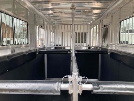 New 2027 Sundowner Trailers Charter TR SE 2+1 Gooseneck Horse Trailer