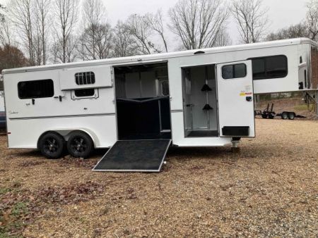 New 2027 Sundowner Trailers Charter TR SE 2+1 Gooseneck Horse Trailer