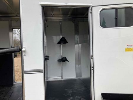 New 2027 Sundowner Trailers Charter TR SE 2+1 Gooseneck Horse Trailer