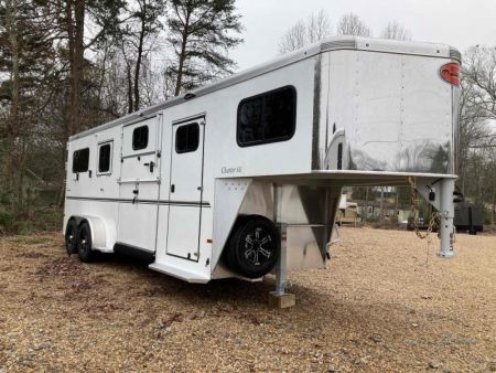 New 2027 Sundowner Trailers Charter TR SE 2+1 Gooseneck Horse Trailer