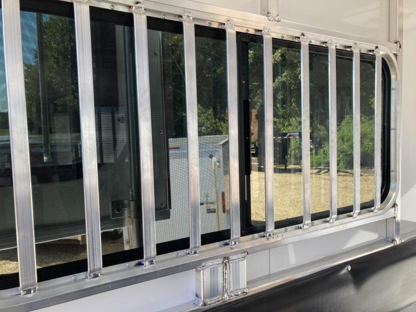 New Sundowner Trailers Charter TR SE Gooseneck Horse Trailer