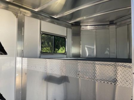 New Sundowner Trailers Charter TR SE Gooseneck Horse Trailer