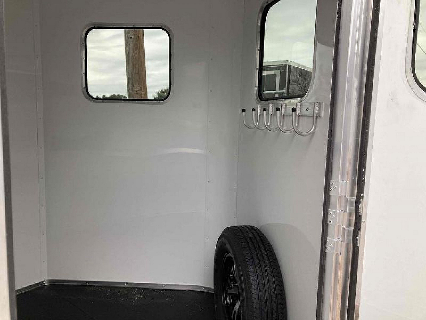 New 2027 Homesteader Trailer 214FB Horse Trailer