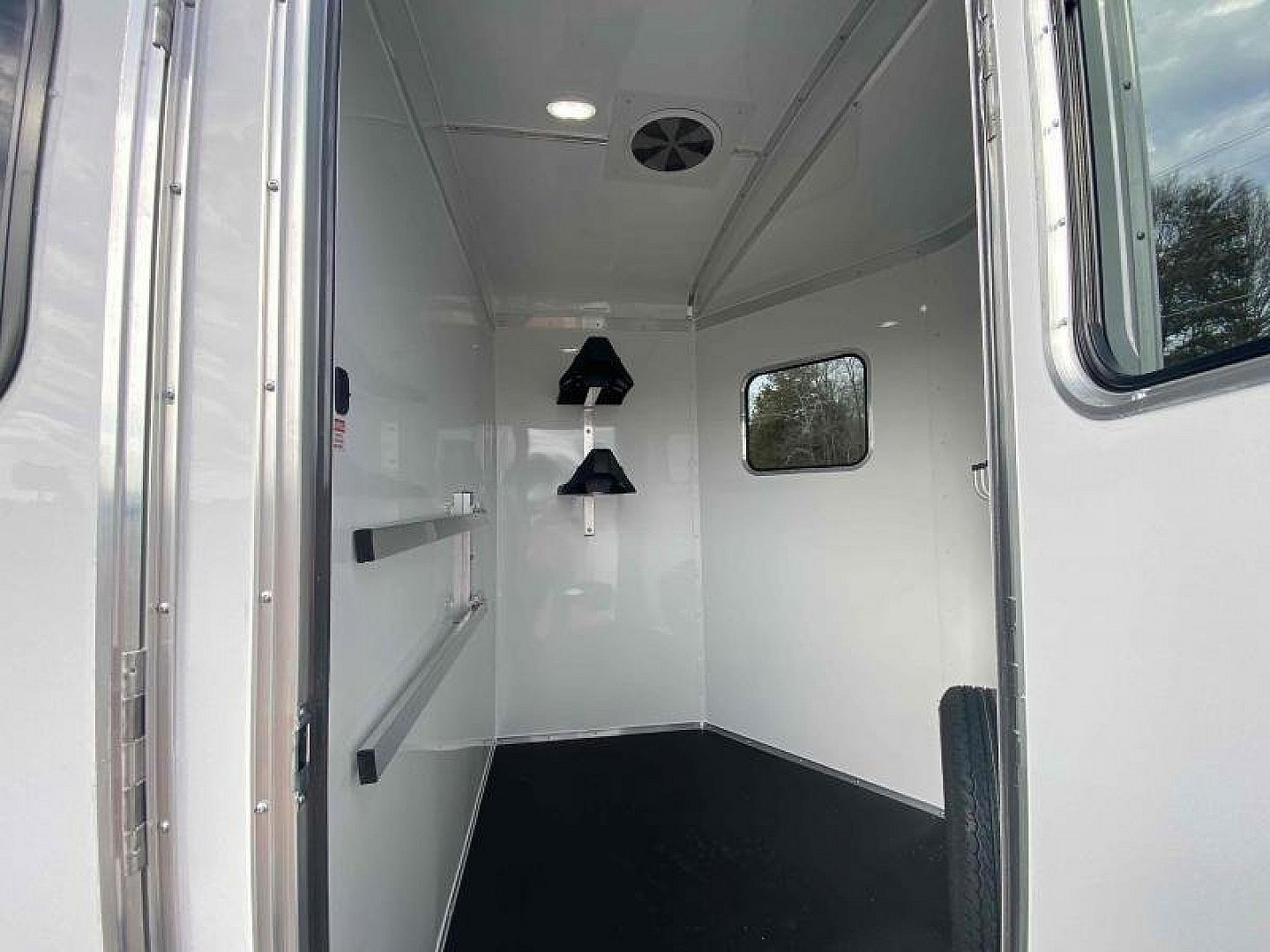 New 2027 Homesteader Trailer 214FB Horse Trailer