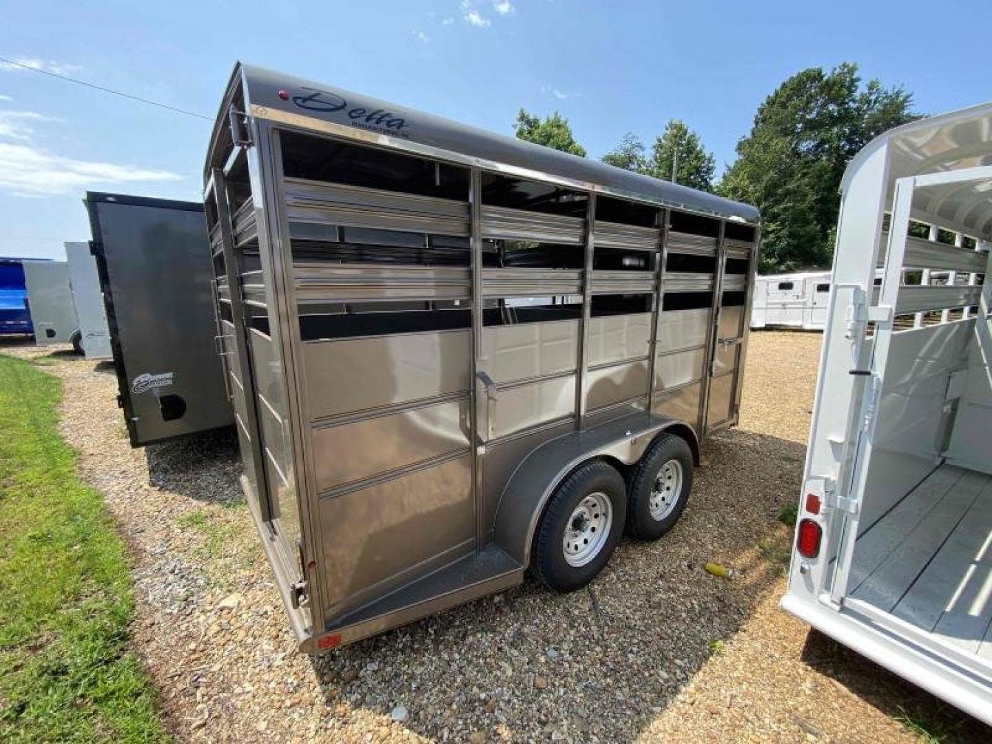 New 2027 Delta Mfg 16' STOCK BUMPER PULL Horse Trailer